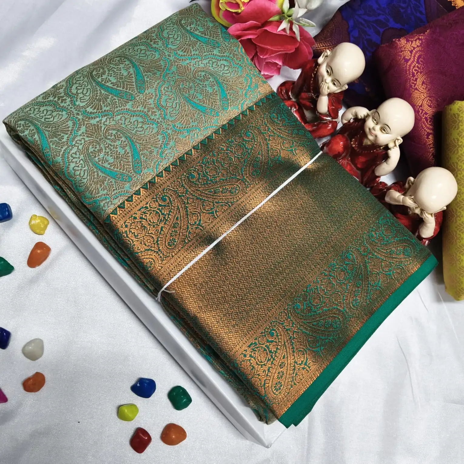 Vastharakala Design Big Putta Soft Silk Saree